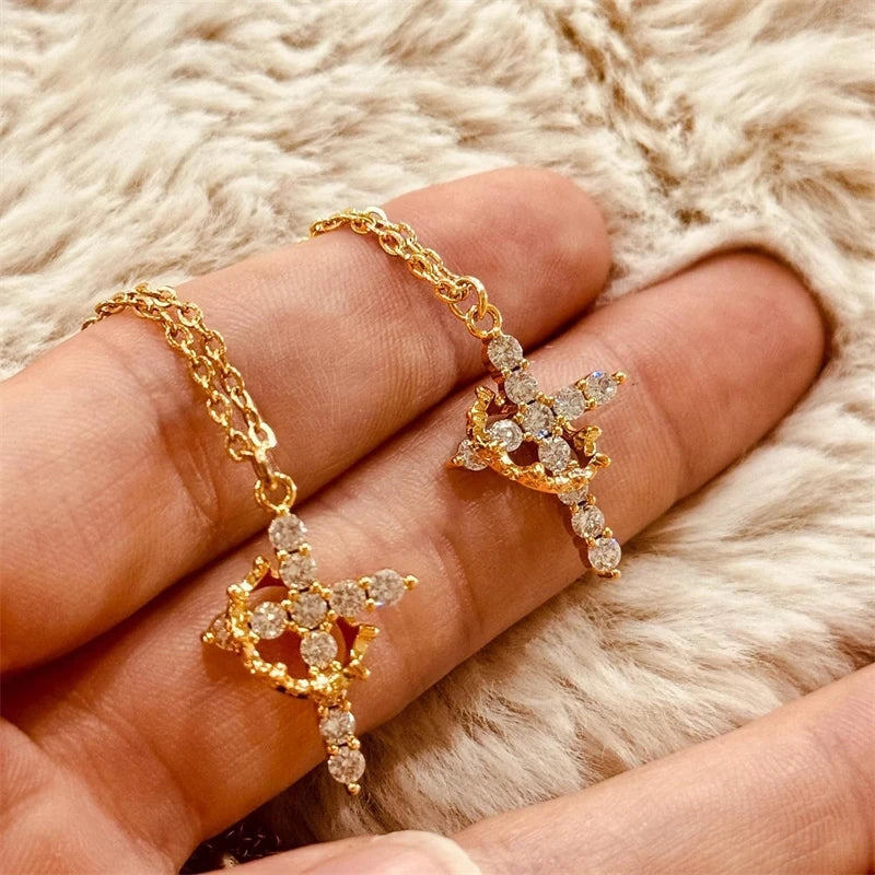 Collar Cruz con Corona Giratoria — Brilla con Fe
