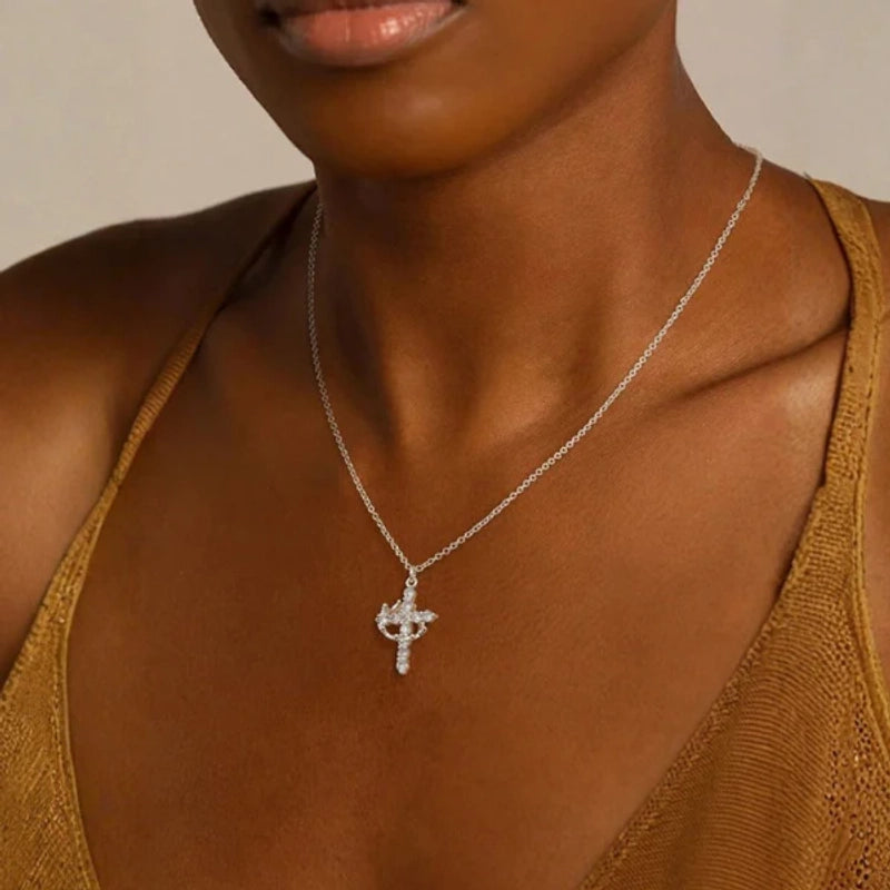 Collar Cruz con Corona Giratoria — Brilla con Fe